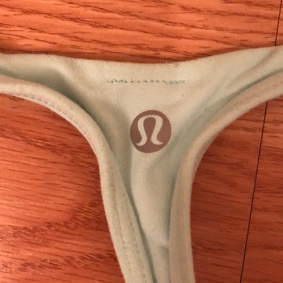 Lululemon tank top - Picture 3 of 3